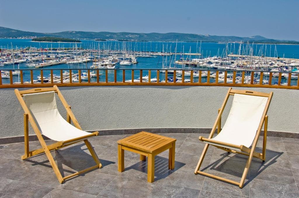 Hotel IN Biograd & Crvena luka – Odmor u Dalmaciji za parove