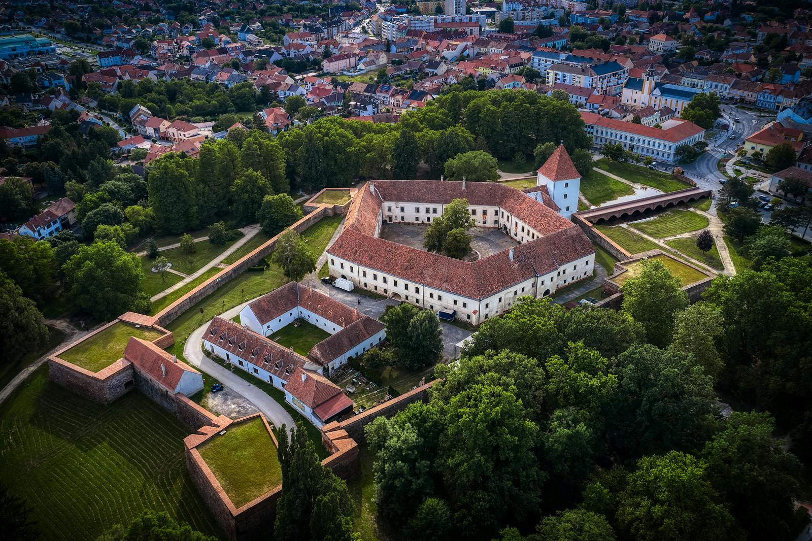 Hotel Bassiana Sarvar
