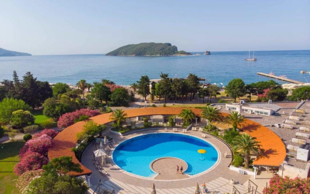Hotel Slovenska plaža - Prvosvibanjski praznici u Budvi