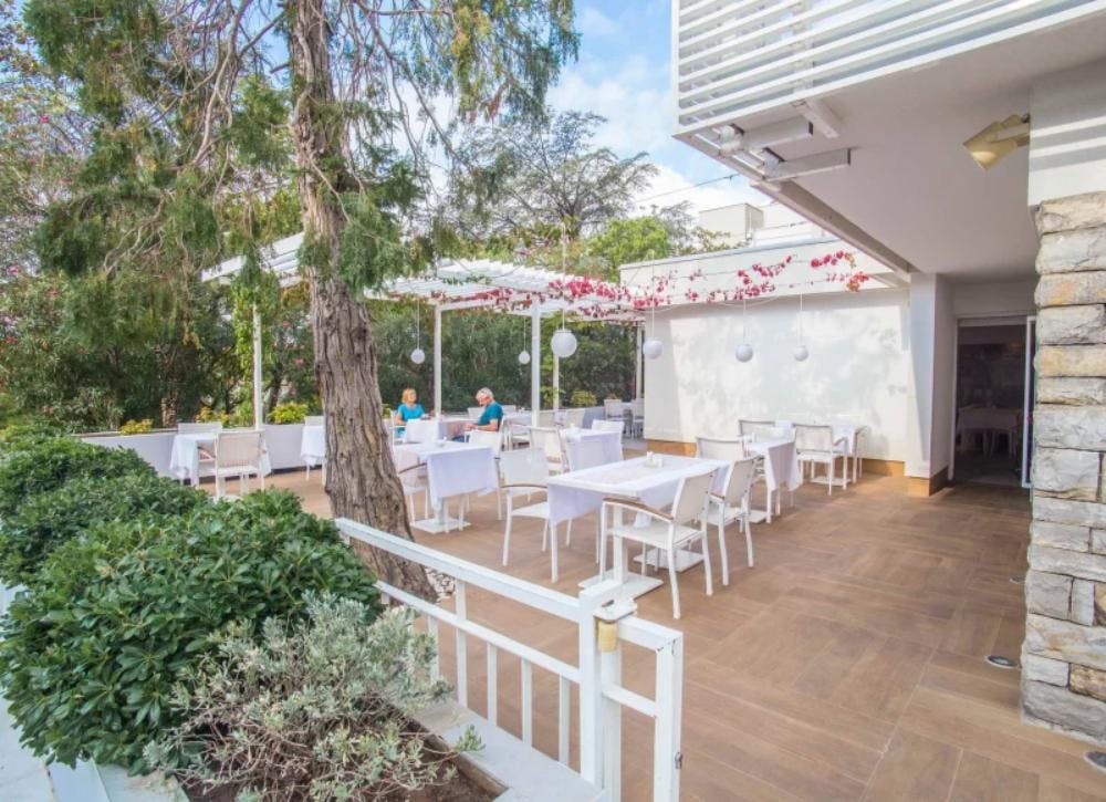 Hotel Castellastva - Rujanski odmor u Petrovcu