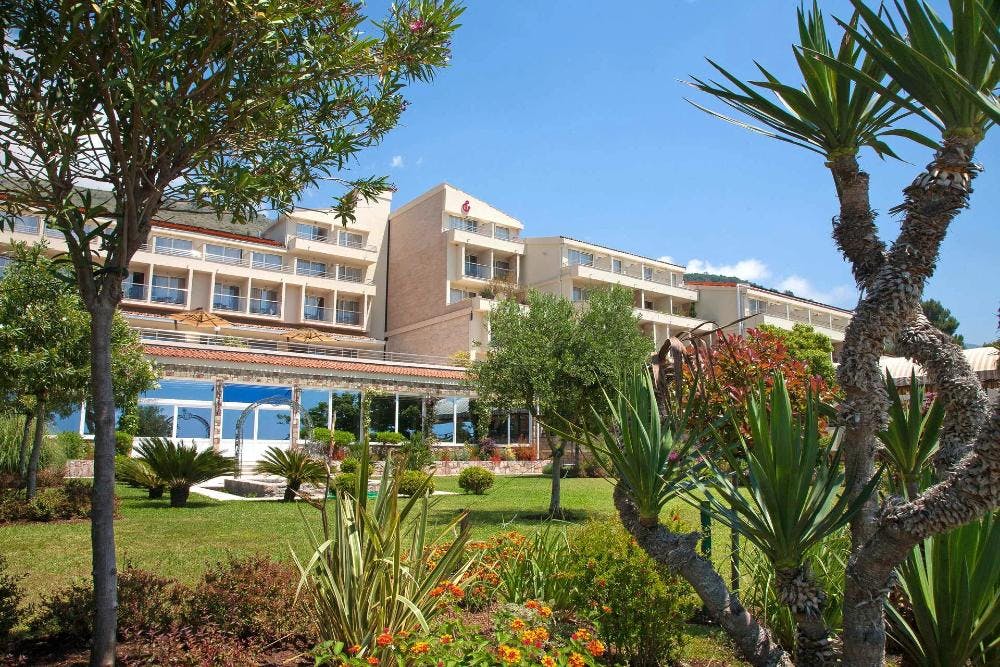 Hotel Palas Petrovac - Ljeto na Budvanskoj rivijeri