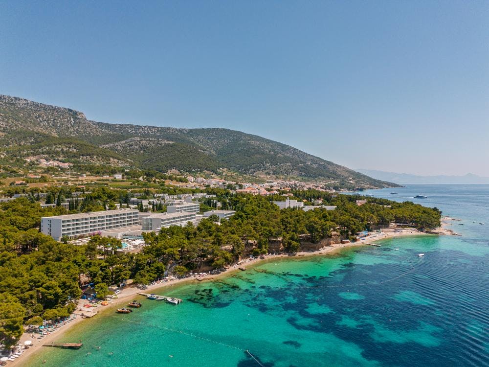 Bluesun Hotel Elaphusa - Rujansko romantično ljeto na Bolu