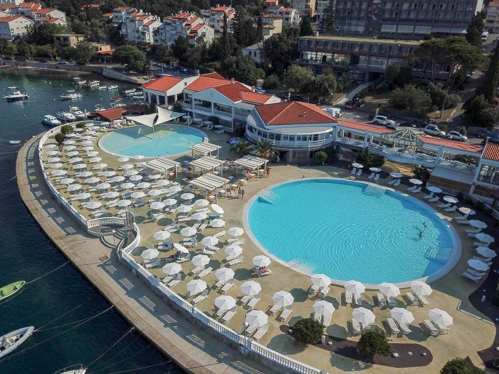 Hotel Katarina - First minute ljeto za velike obitelji u Selcu