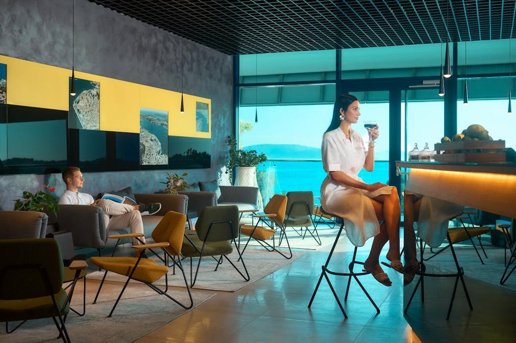 Hotel Olympia Sky – Paket wellness opuštanja i vrhunske zabave za Dan žena za 4 osobe