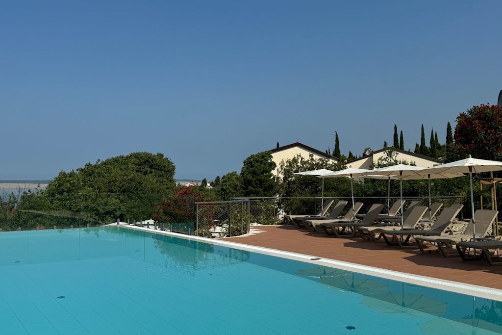 Hotel Omorika - First minute ljeto za parove u Crikvenici