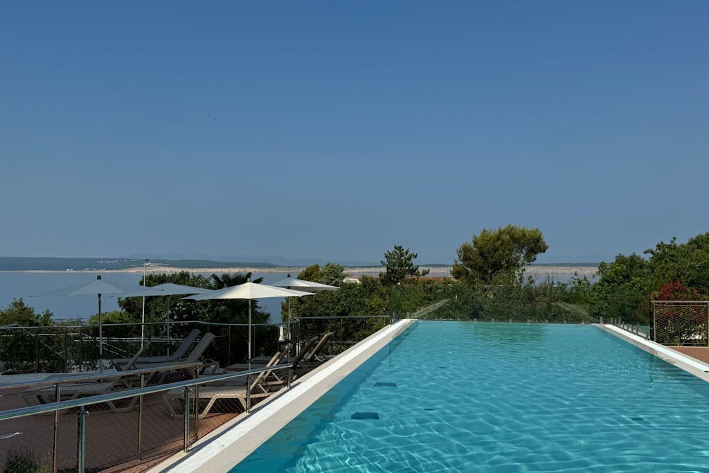 Hotel Omorika Annex - First minute ljeto za parove u Crikvenici