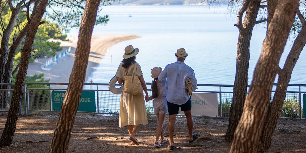 Bluesun Holiday Village Bonaca - Proljeće i 1. svibanj s punim pansionom na Braču