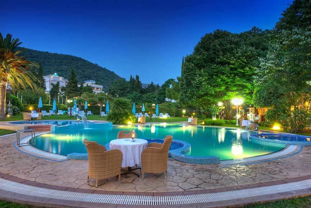 Hotel Rivijera - First minute obiteljski odmor u Petrovcu