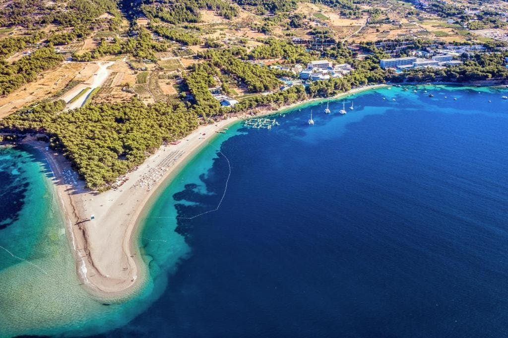 Bluesun Holiday Village Bonaca - Proljeće i 1. svibanj s punim pansionom na Braču