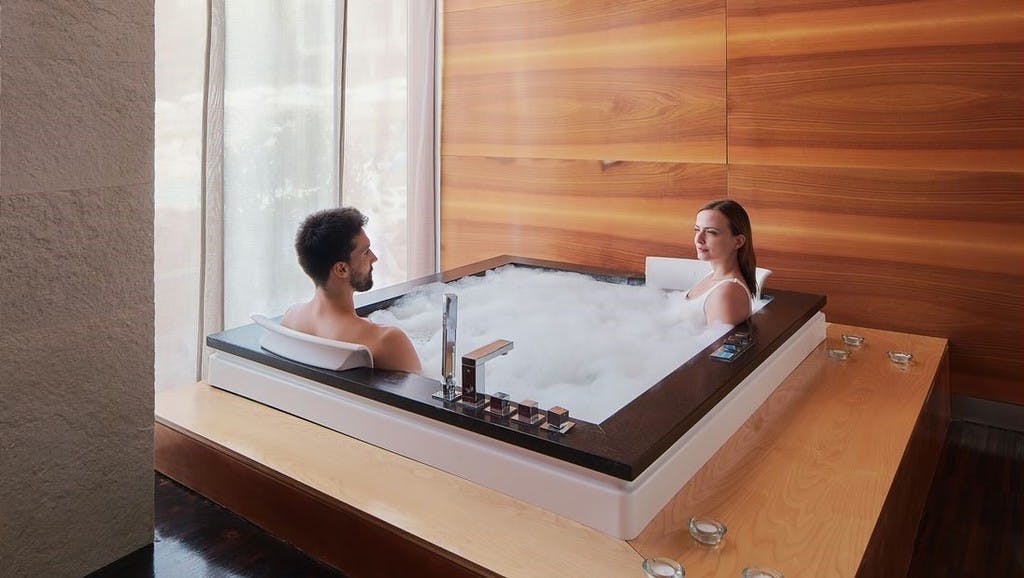 Bluesun Hotel Elaphusa - Romantično proljeće i 1. svibanj na Braču