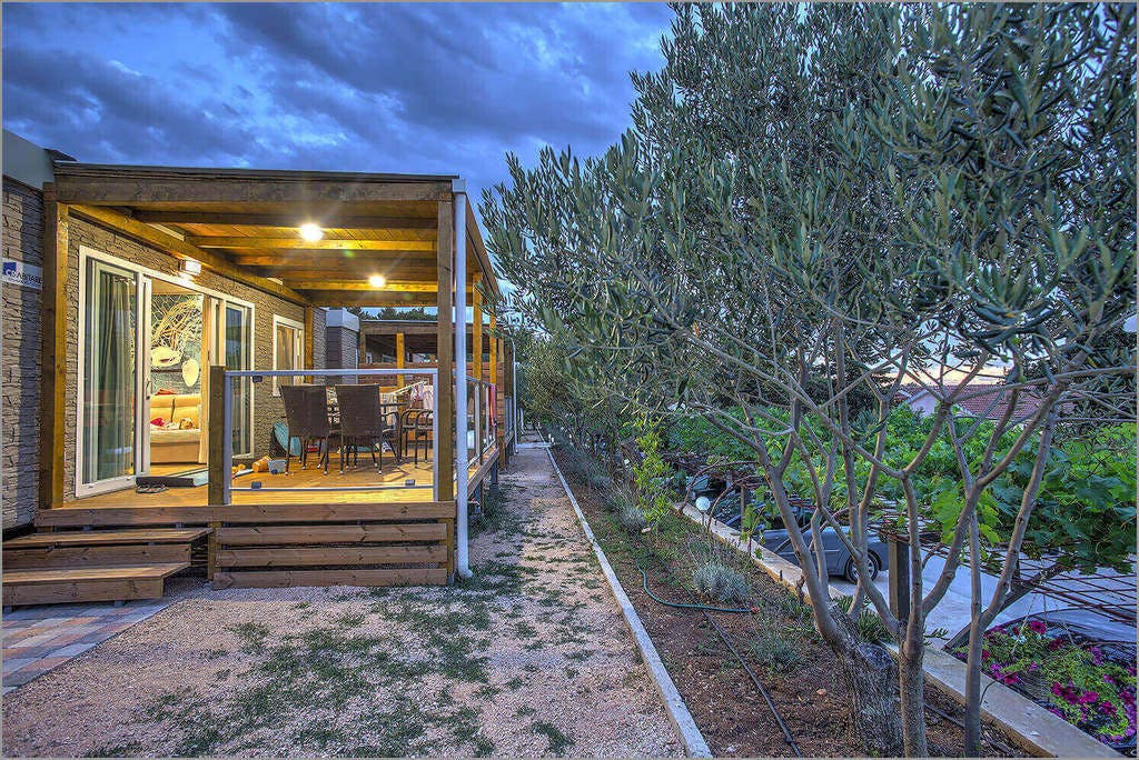 Kamp Rehut - Mobilne kućice - 1. svibanj na otoku Murter