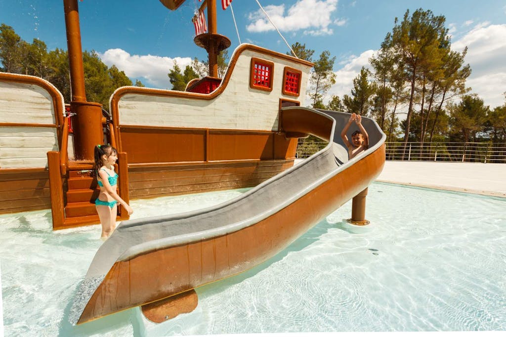 Santa Marina Camping - Prvosvibanjski obiteljski odmor u Premium Comfort mobilnoj kućici