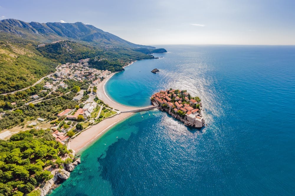 Villa Dvor Kornić - First minute ljeto u Budvi