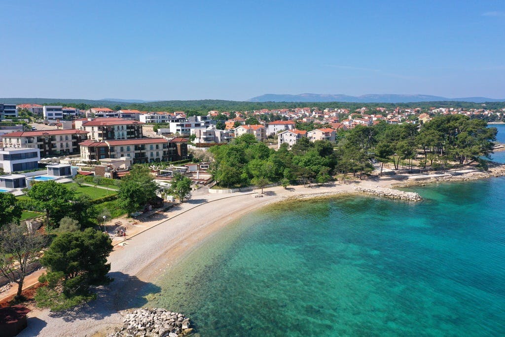 Blue Waves Resort - Last minute obiteljski proljetni paket opuštanja na Krku - Family junior suite