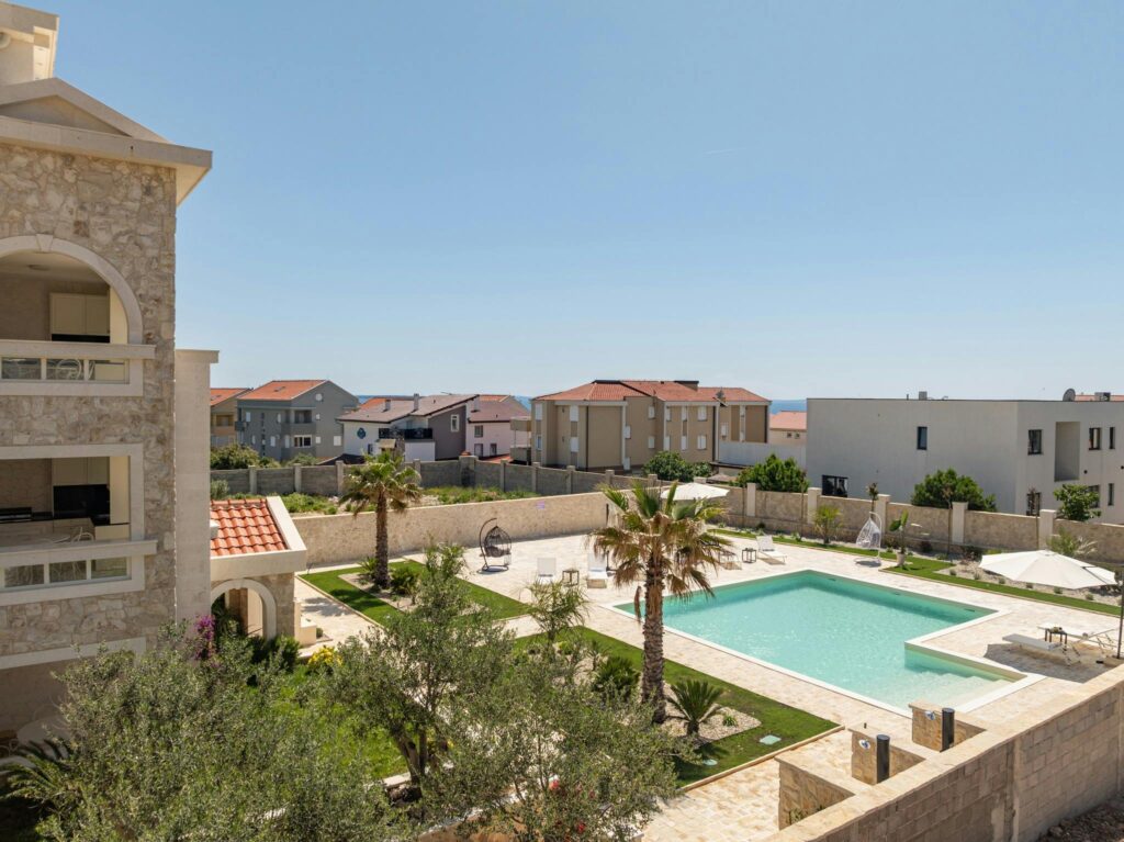 Chateau Dabo Luxury Pool Apartments - Lipanj na Pagu