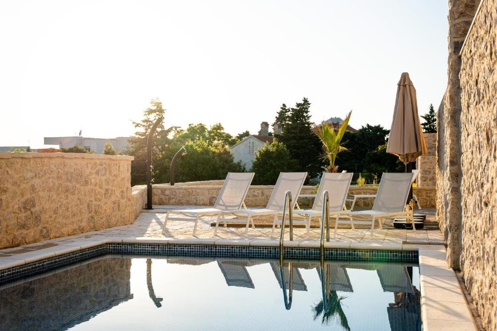 Meridian Pool Residences - Odmor na Pagu