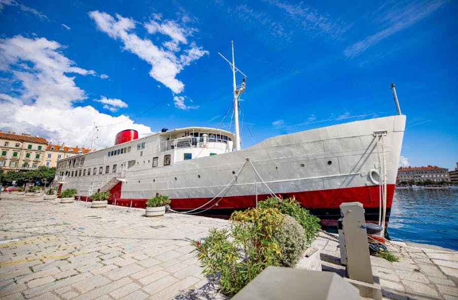 Botel Marina - Obiteljski odmor na brodskom hotelu u Rijeci