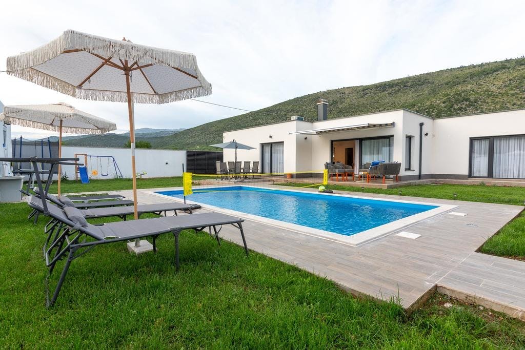 Turistička agencija Halal odmori - Kuće za odmor s grijanim bazenom Blagaj