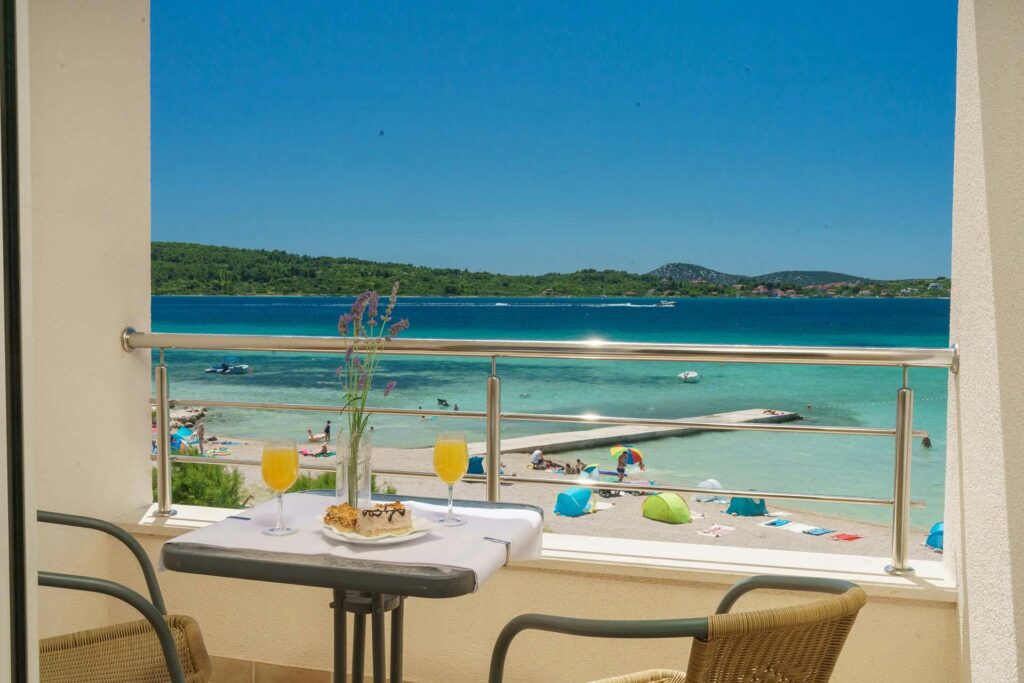 Hotel Duje - 1. svibanj i proljeće s pogledom na more