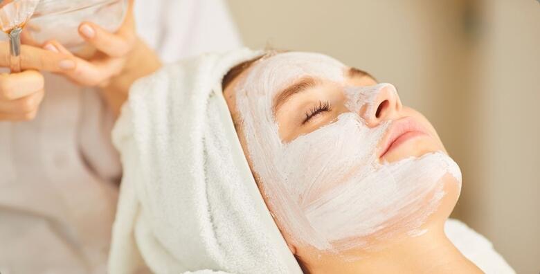 HYDRAFACIAL TRETMAN LICA - vrijeme je da priuštite svojoj koži savršeni <br>sjaj uz tretman koji čisti i dubinski hidratizira kožu u studiju ljepote Aura Bliss