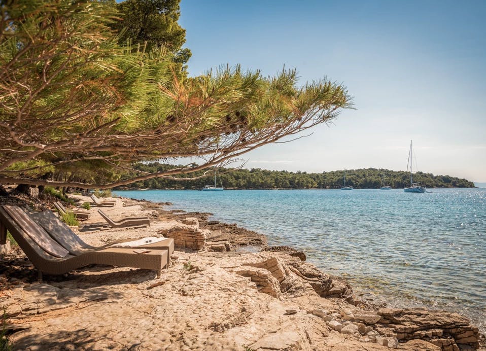 Aminess Younique Senses Resort - Obiteljska jesen sa all inclusive light na Hvaru