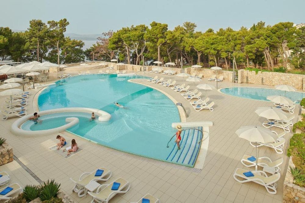 Bluesun Hotel Elaphusa - Pozdrav ljetu za parove na Bolu