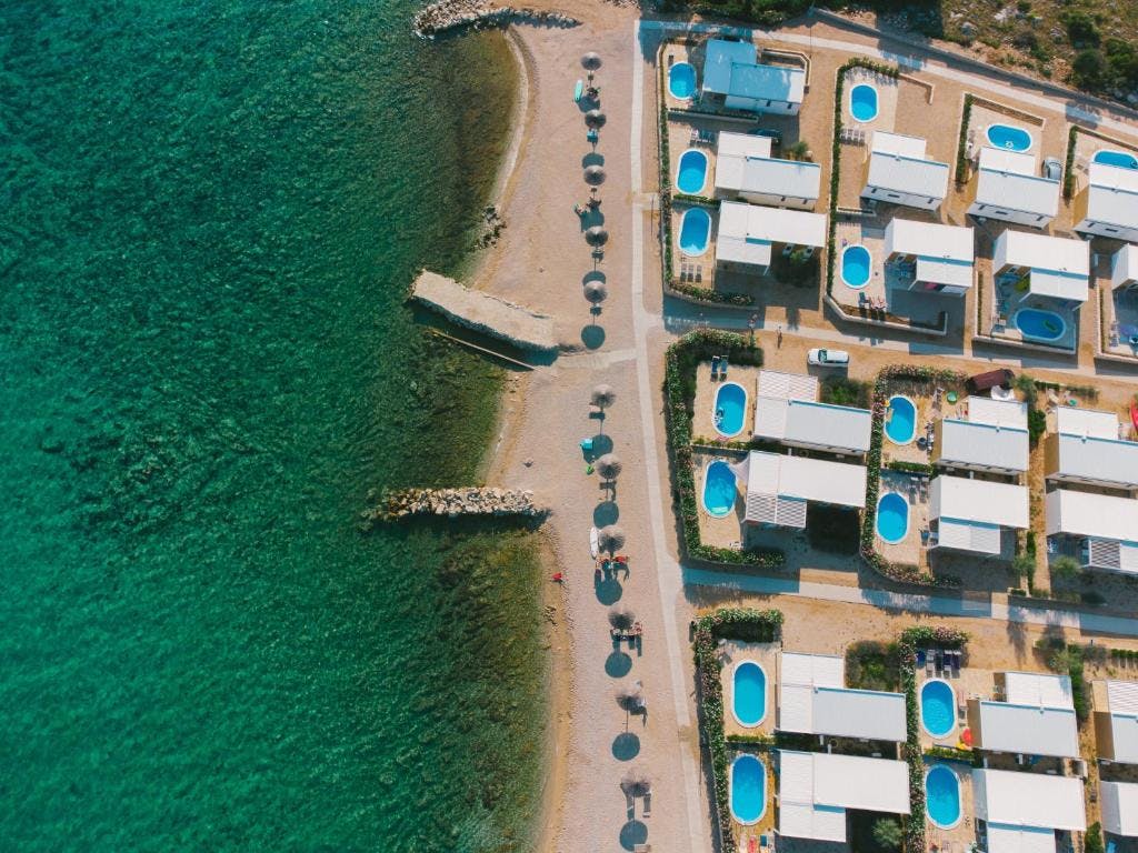 Terra Park Phalaris - Obiteljsko ljeto u savršenom kampu - Pinus Holiday Home s bazenom