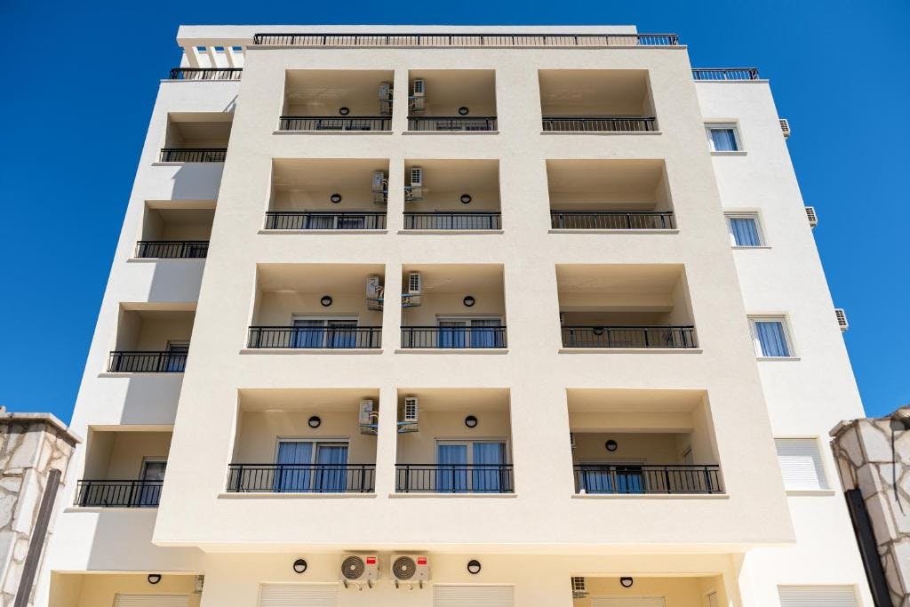 Millennium Apartments by Aycon - Početak i kraj ljeta u Budvi