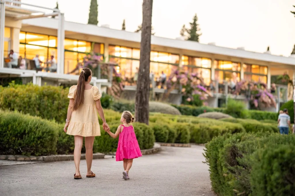 Aminess Vival Velaris Resort - Obiteljski odmor na Braču