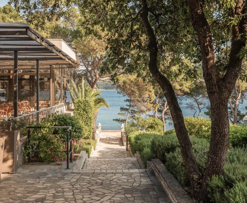 Aminess Younique Senses Resort - Obiteljska jesen sa all inclusive light na Hvaru
