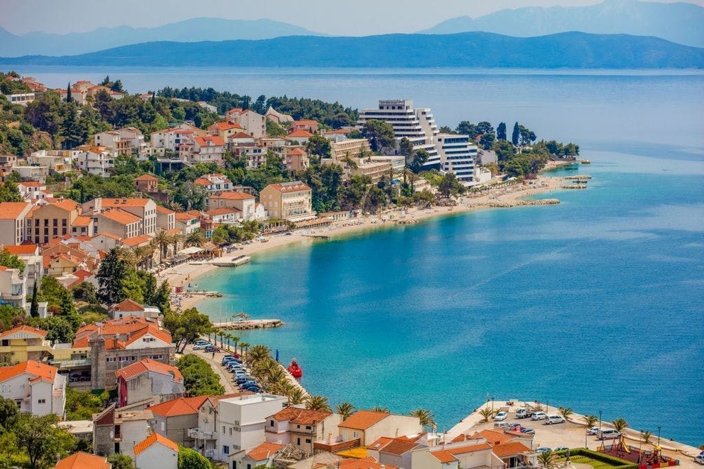 Medora Auri Family Beach Resort - Svibanjski odmor u Dalmaciji uz korištenje vanjskih grijanih bazena