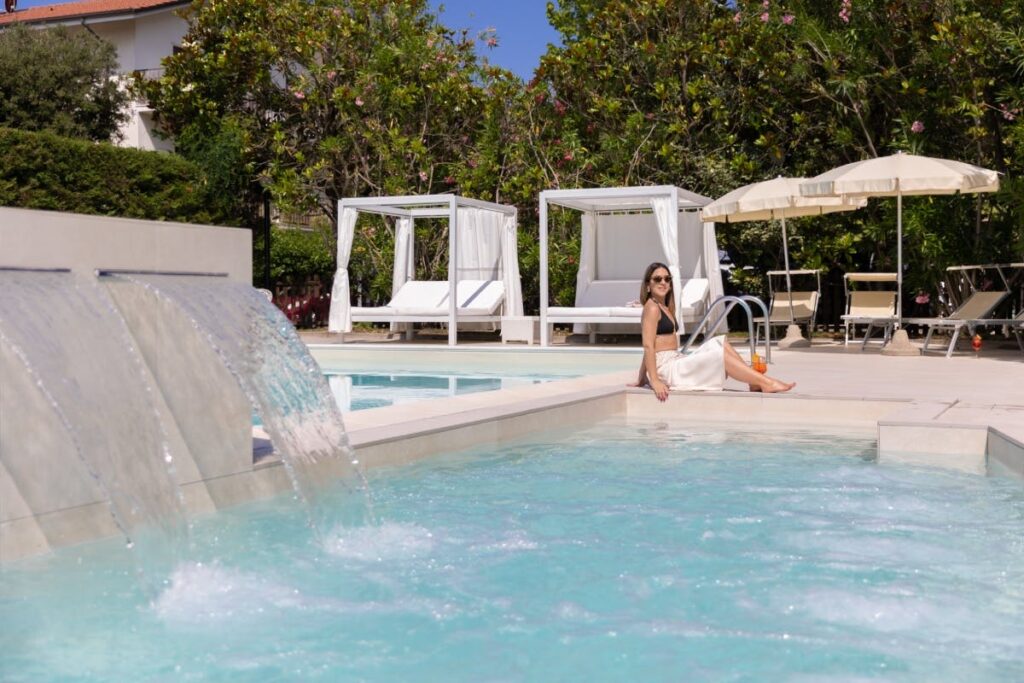 Hotel Capitol - Ljeto na obali Riminija