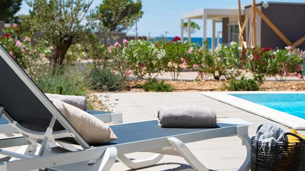 Terra Park Phalaris - Obiteljsko ljeto u savršenom kampu - Pinus Deluxe Holiday Home s bazenom
