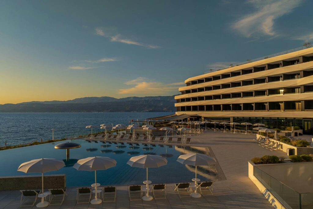 Grand Hotel View - Romantično ljeto na Braču
