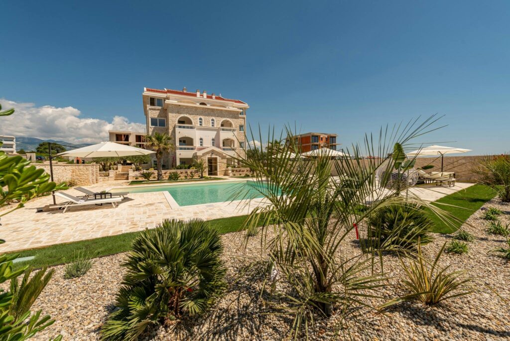 Chateau Dabo Luxury Pool Apartments - Obiteljski odmor na Pagu