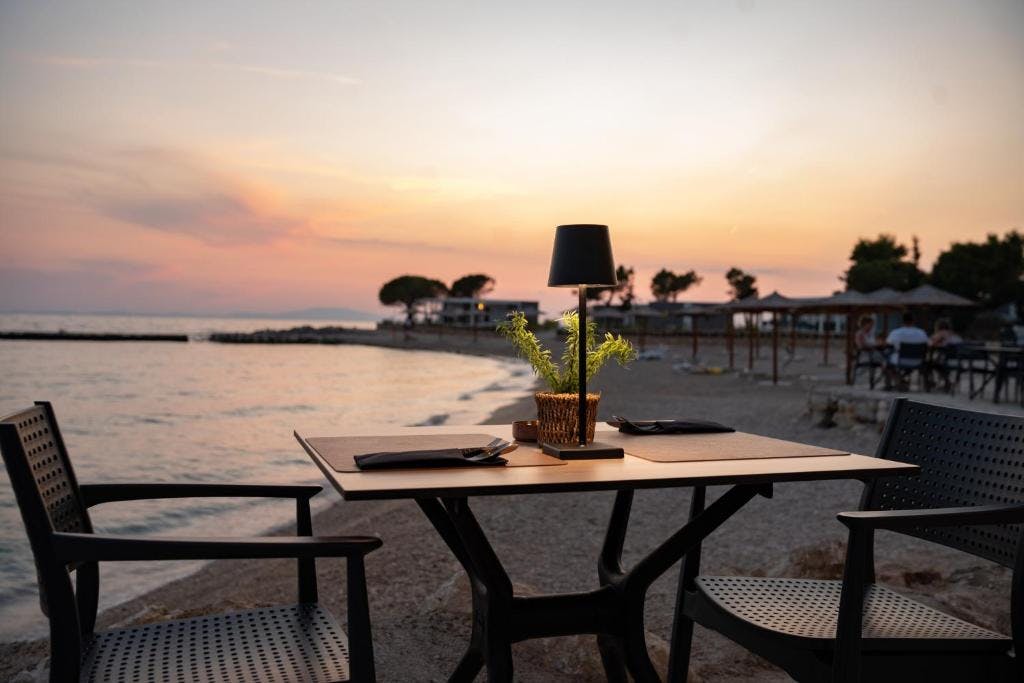 Terra Park Phalaris - Obiteljski kraj ljeta u savršenom kampu - Pinus Holiday Home s bazenom