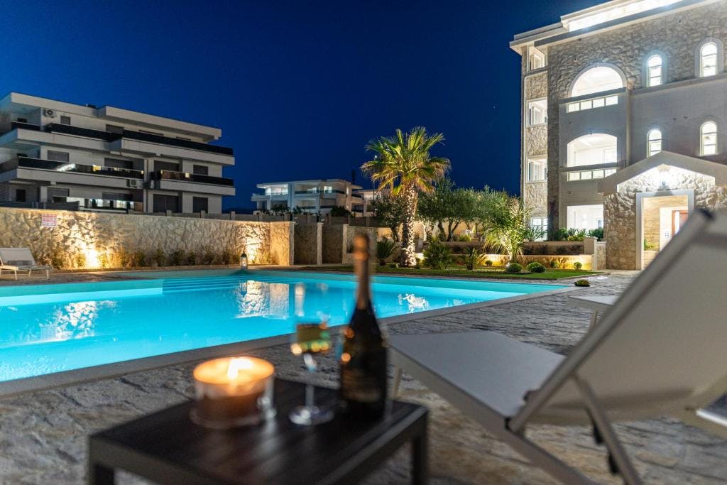 Chateau Dabo Luxury Pool Apartments - Obiteljski odmor na Pagu
