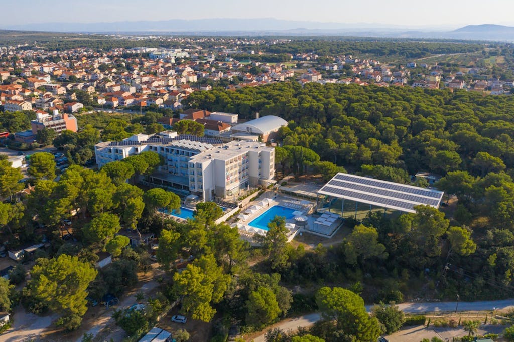 Family Hotel Adria - Obiteljska all inclusive jesen u Dalmaciji