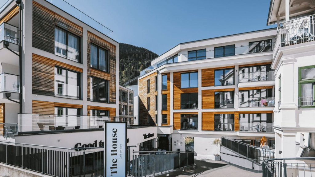 The House - Ladies Ski Opening u Zell am Seeu