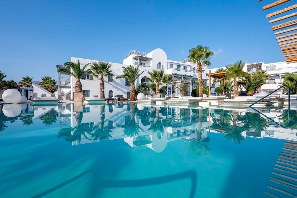 Smy Mediterranean White - Mediteranska romantika u srcu Santorinija