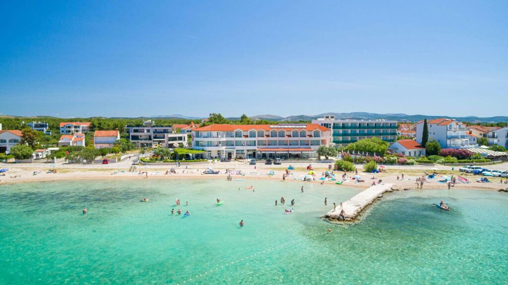 Hotel Duje - Last minute ljeto tik uz more