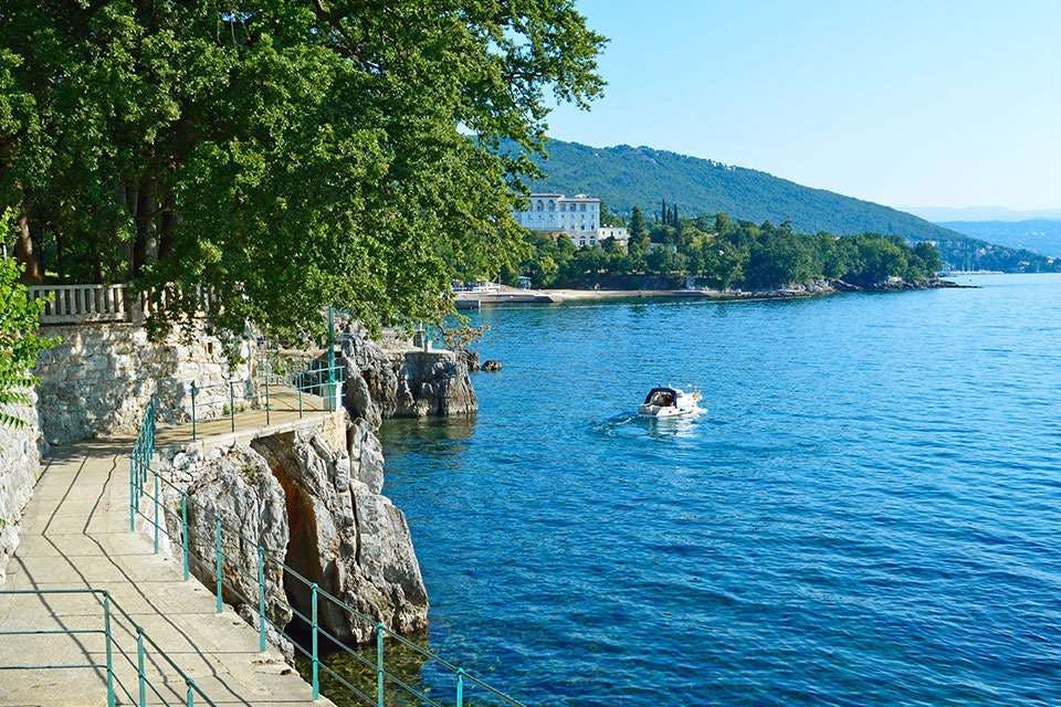 Hotel Lovran - Last minute ljetni odmor u Lovranu tijekom tjedna