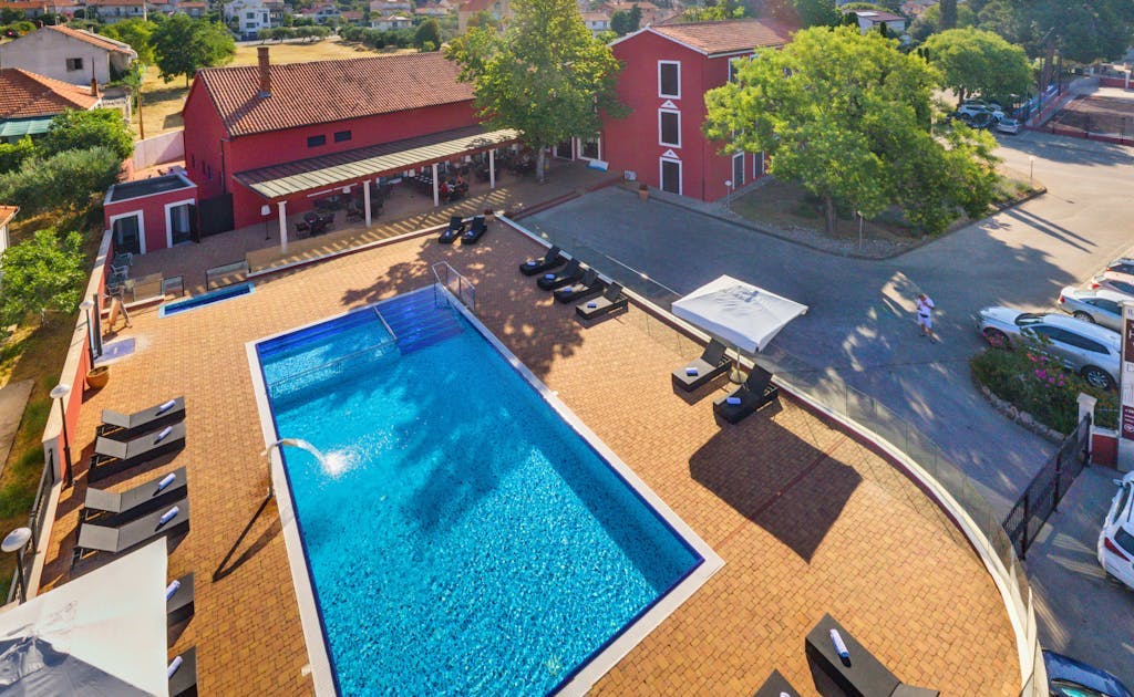 Ilirija Resort - Hotel Villa Donat - Romantično ili obiteljsko ljeto s punim pansionom - Akcijska cijena