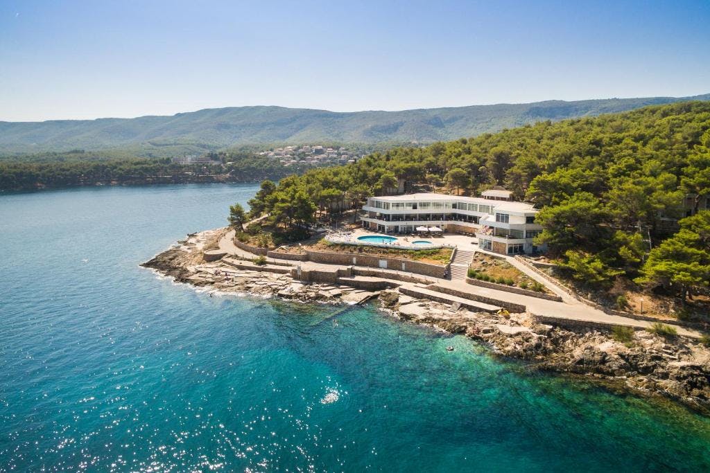 Fontana Resort - Savršen ljetni odmor na Hvaru