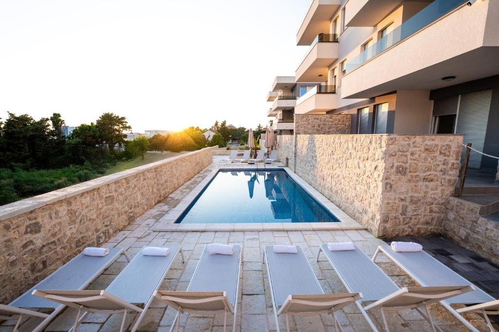 Meridian Pool Residences - Kraj ljeta na Pagu