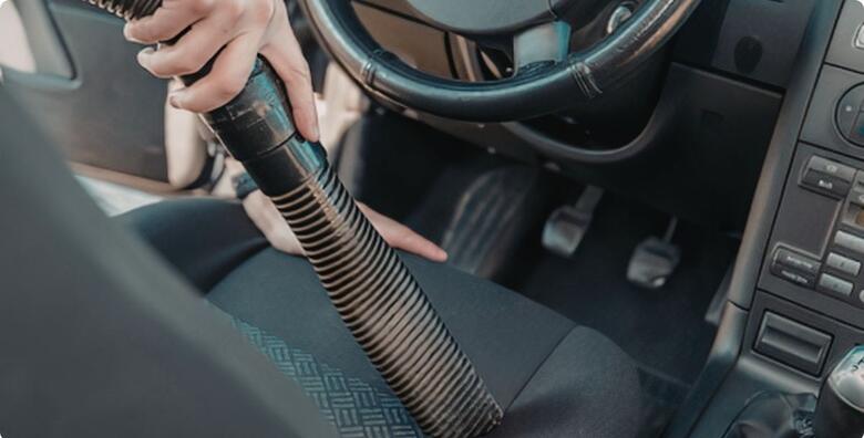 Kompletan paket - kemijsko čišćenje sjedala i vrata + vanjsko pranje i premaz tekućim voskom u Auto centru Jimmy