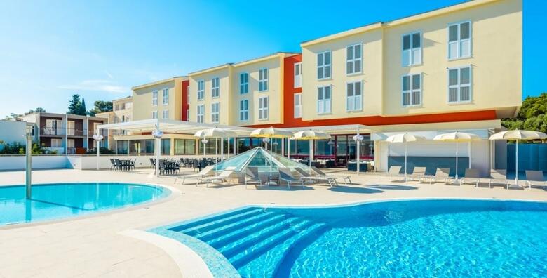 POSEBNA PONUDA! LJETO NA KORČULI - 4 noći s polupansionom za 2 odrasle osobe i 1 dijete ili 3. odraslu osobu u Hotelu Marko Polo by Aminess 4* uz 2 vanjska bazena