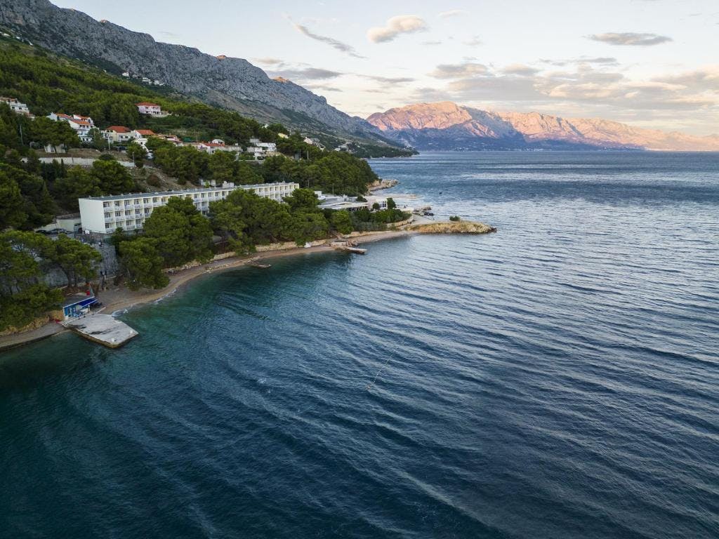 Sagitta Holiday Resort - Obiteljski kraj ljeta i jesen u Omišu - Superior soba