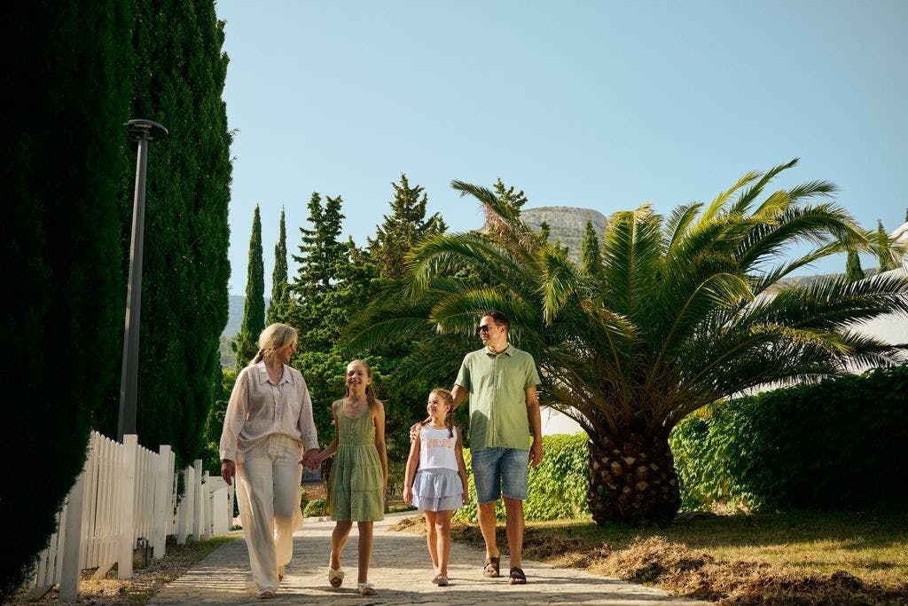Bluesun Holiday Village Bonaca - Ljeto u rujnu s punim pansionom na Braču