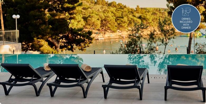 Colentum Resort Murter 3* - 2 noćenja s polupansionom za 2 osobe + gratis paket za 1 dijete do 5